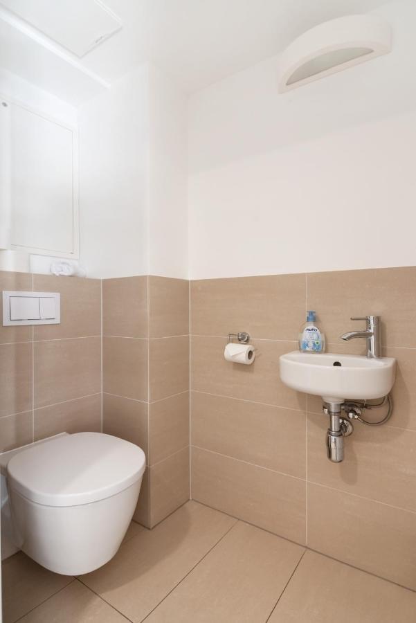 Immersed Into Vienna'S City Life And Yet A Retreat, Minimum 30 Nights Viena Exterior foto